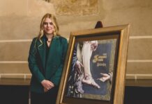 Violeta Manzano firma el cartel de la Semana Santa de Badajoz 2024